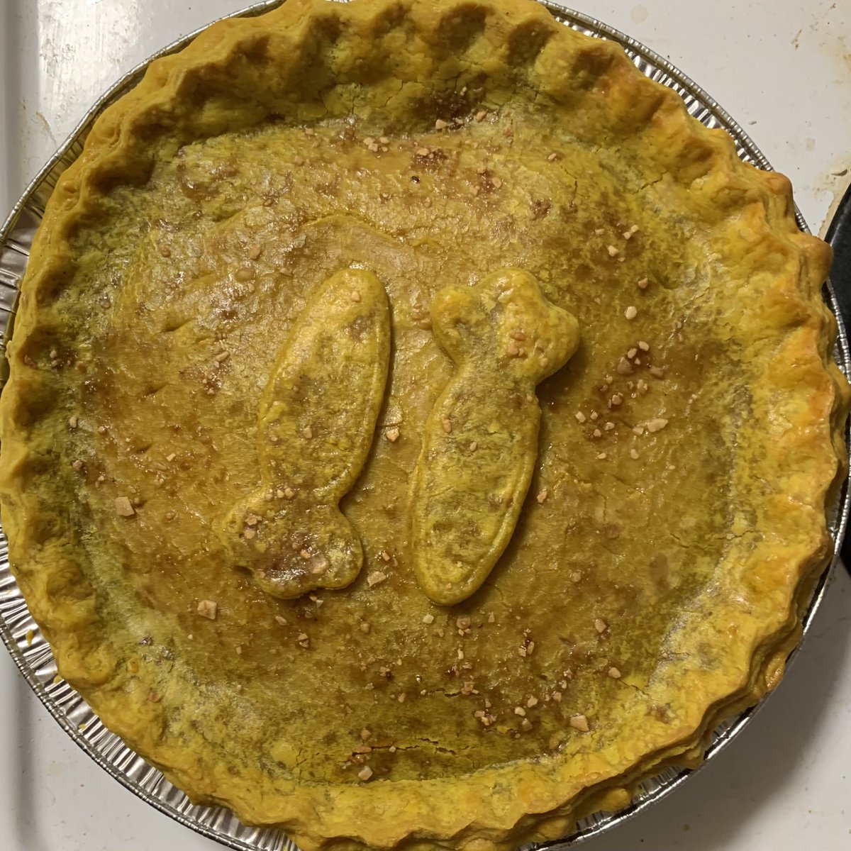 I picked up this veggie curry pie from <a href="/CelticKitchen2/">Celtic Kitchen</a> at <a href="/bountifulmarket/">Bountiful Market YEG</a>  on the weekend and had it for dinner this evening. It was amazing! I highly recommend it! 🏴󠁧󠁢󠁳󠁣󠁴󠁿

#food #veggie #vegan #yeg #yegfood #pie #curry #delicious #yum #nomnom #fresh #SupportLocal #EatLocal