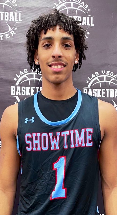 ShowtimeBoyzz's tweet photo. Showtime Ballers 21’ 6’7 @jahsean continued his hot streak with 33 points &amp; 9 rebounds in a win over  Southern Kings. 22’ @Rjmooree had 16pts, @iam_ray2x 12, &amp; 22’ @sabiu_moh had 10 pts &amp; 12 Rebs @grace_aluma 12pts Showtime improved to 3-0 @lvbigtime in Las Vegas https://t.co/U5VUMiLAxo