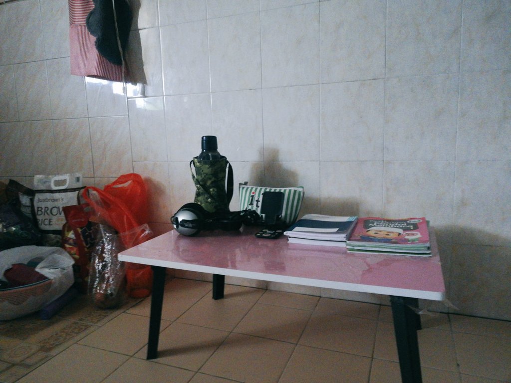 WardahSyazwani's tweet photo. Gunakan apa yg ada.....😆
Alhamdulillah, masih mood berPdpR.... Semoga dipermudahkan, happy working teman²!😊

#staysafe
#KitaJagaKita https://t.co/wRcZ1N790O
