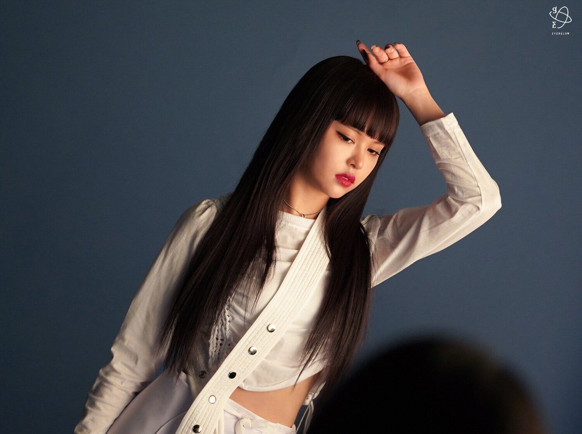 ggroupszone's tweet image. e:u (everglow)