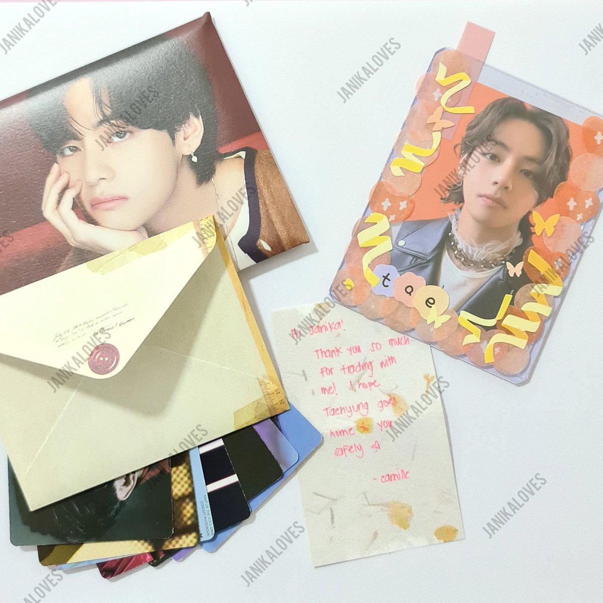 Janikaloves's tweet photo. One of the most, I could say beautiful trades I had! It's my first time to receive this kind of trade. Since usually I'm the one sending with a good packaging 😅 but, anyway thank you so much for this @sevenjinhit 🥰 #reviewyan I appreciate this much 🌸 https://t.co/knBgBM5cOQ
