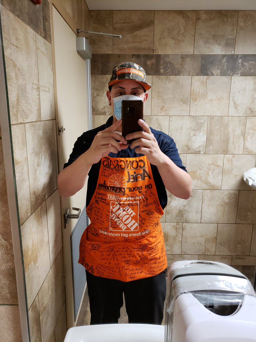 AriHoops84's tweet photo. Words can't explain how blessed i feel to reach this goal now onto the next goal #futureasm https://t.co/zs0PTkMiwp