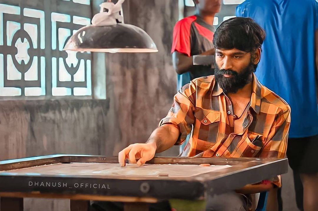 kalakakkaran's tweet photo. Happy birthday @dhanushkraja anna (fav pic's) 
#dhanush43firstlook @DhanushFansOffi @dhanushfanclub @DhanushFansUK 💙❤🥁🎷 https://t.co/BfYpw0FccO