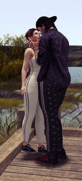 LukeCollinsCD's tweet image. So after posting my last picture. I noticed something and had to enlarge and see what I caught. Now we know what you were doing when you left the table @MaloneBellasar1