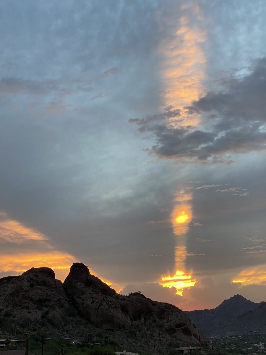 pace_pv's tweet photo. Now the light is a sword going through the wall of dirt that is send it on to Paradise Valley tonight https://t.co/GLwUnhQhRe