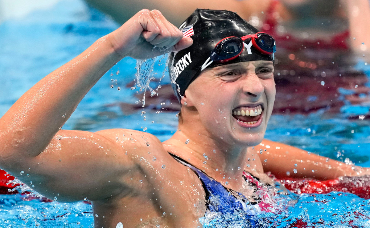 Katie Ledecky wins 1,500 meter freestyle for her first gold in these Olympics