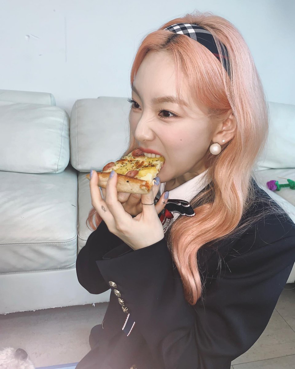 210728 แทยอนอัพเดตอินสตราแกรม

ทานพิซซ่าของ Young Pizza ซัพพอตมากๆเลย💙🍕  #청년피