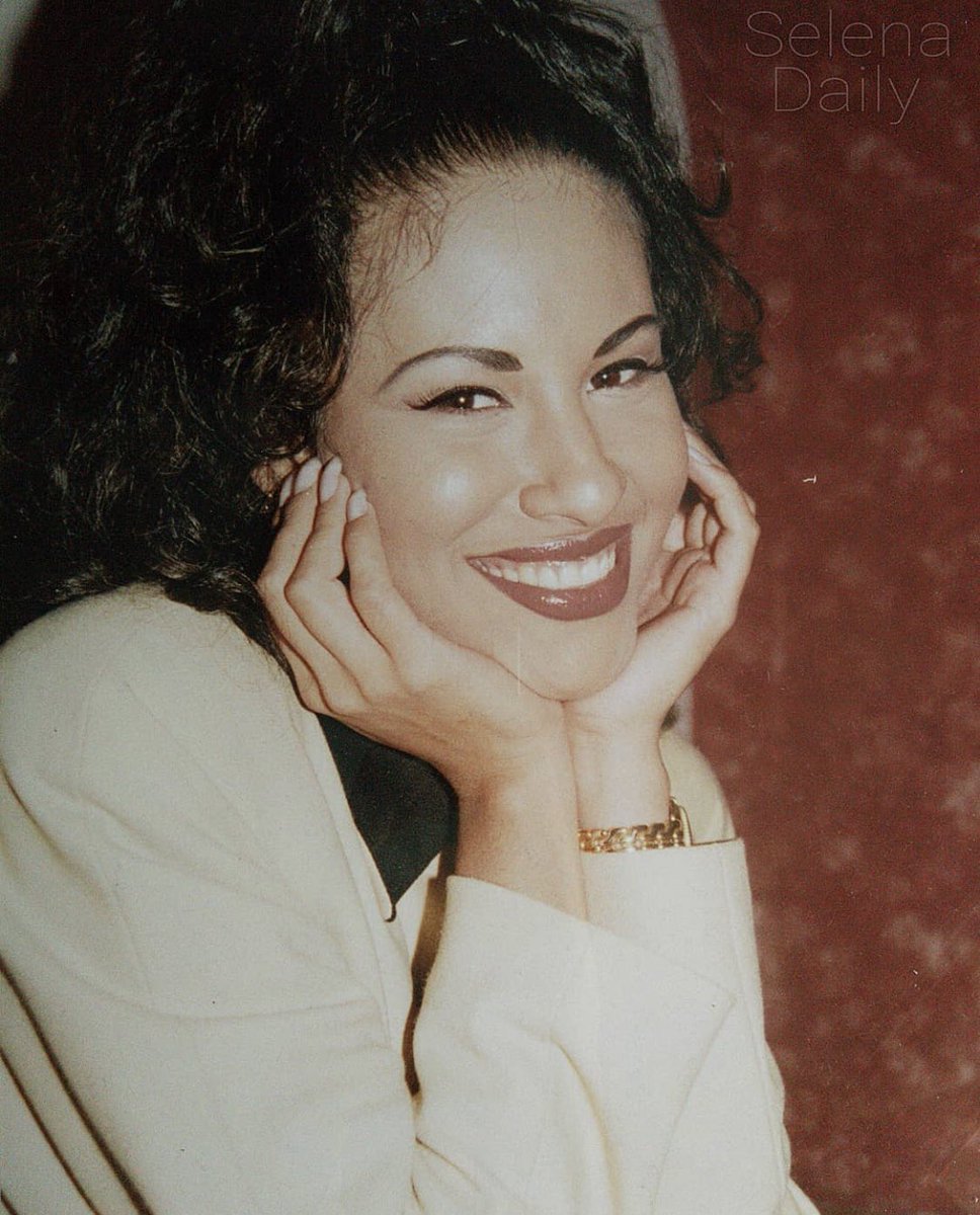 RT @m4y4r0m3r0: rare pic of selena quintanilla that i wanted to share <3 https://t.co/Qonbz4vCkf