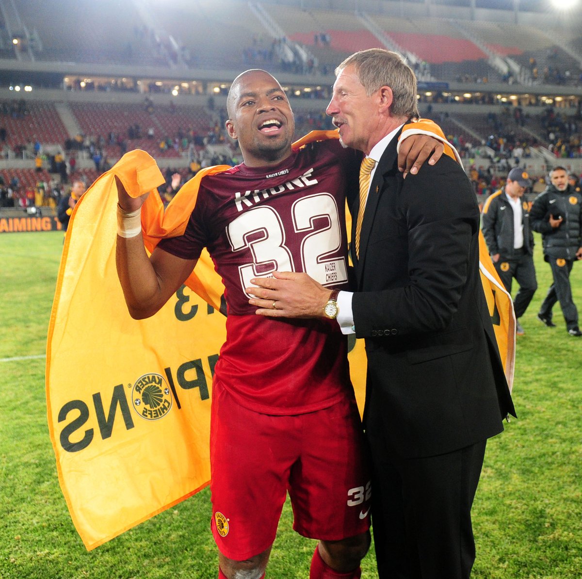 KickOffMagazine's tweet photo. https://t.co/Vtc4EZWhjr has gathered that goalkeeper Itumeleng Khune turned down a lucrative deal from United Arab Emirates side Shabab Al-Ahli in favour of Kaizer Chiefs.

Read more 🔗 https://t.co/5v9wLRXQ7h https://t.co/tSp7RL8RA6