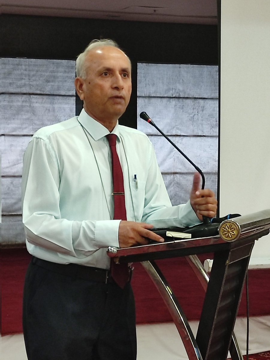 RafiaRajput's tweet photo. #HappeningNow

#ConsultativeMeeting for #dilberation on draft #NationalSurveillanceStretagy for #AMR in #BacterialIsolates from #SickFood #Animals conducted by @DAIGlobal @healthsecurityp @FlemingFund 

@TahirF_Says @muzaheer_dacvpm https://t.co/fgpf4M7Yxe