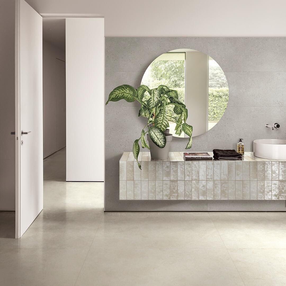 Progettivlnc's tweet photo. Azulejos con acabados mates y brillantes conviven en un baño con un ambiente único y sofisticado. 
¡Perfecto para darle carácter a los ambientes domésticos! 💥
Descubra esta nueva colección en @progettivalencia 

#progettivalencia #revestimiento #wallcovering #walltiles #tiles https://t.co/Pp7OXRUK6u