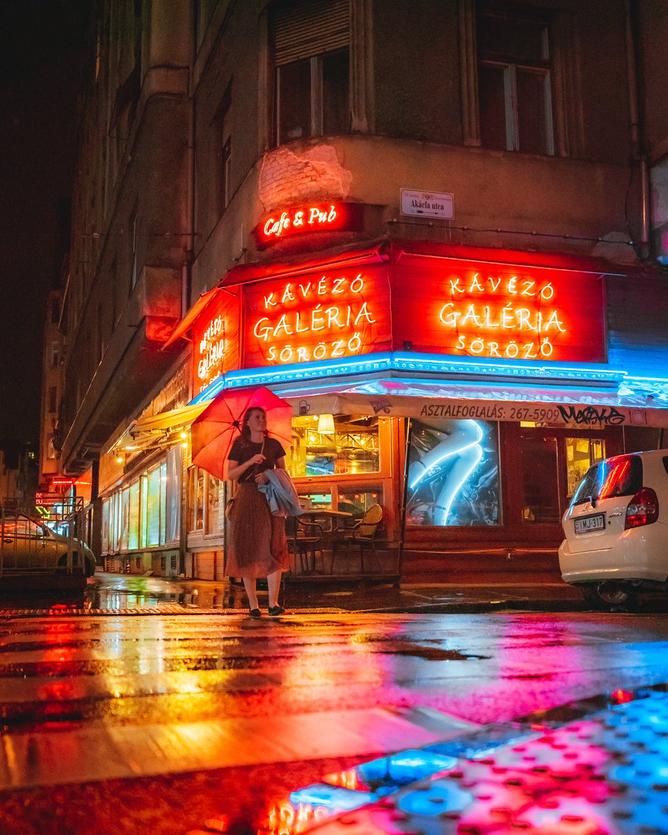 Rain makes everything so cinematic ☔️. Change my mind😎 #nightphotography #streetphotography #rainphotography