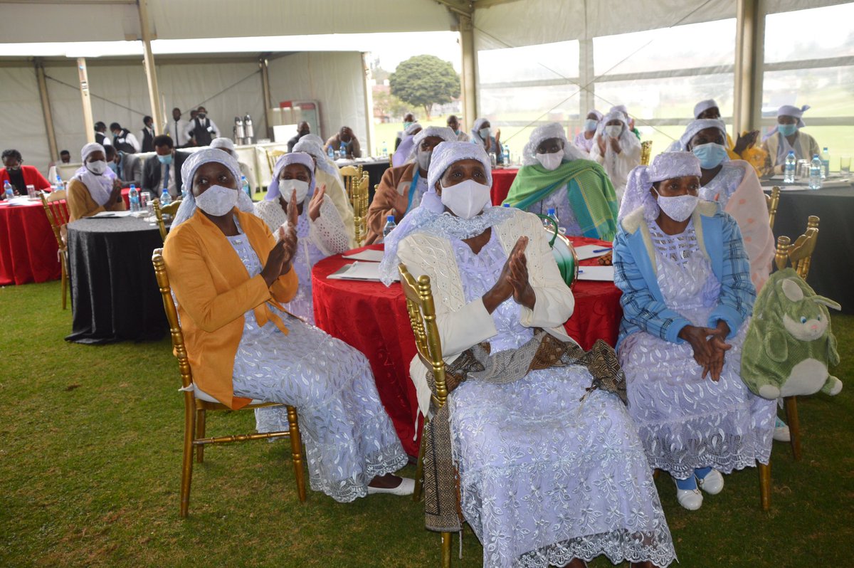 KHRC (@thekhrc) on Twitter photo Exciting news! The Shona are #nolongerstateless
They have finally been recognized as Kenyans & were issued with national IDs by the CS Interior, <a href="/FredMatiangi/">Dr. Fred Matiangi, EGH, PhD, HSC</a>.
The work now begins to ensure their socio-economic empowerment as they can now enjoy the full benefits of citizenship. Exciting news! The Shona are #nolongerstateless
They have finally been recognized as Kenyans & were issued with national IDs by the CS Interior, <a href="/FredMatiangi/">Dr. Fred Matiangi, EGH, PhD, HSC</a>.
The work now begins to ensure their socio-economic empowerment as they can now enjoy the full benefits of citizenship.