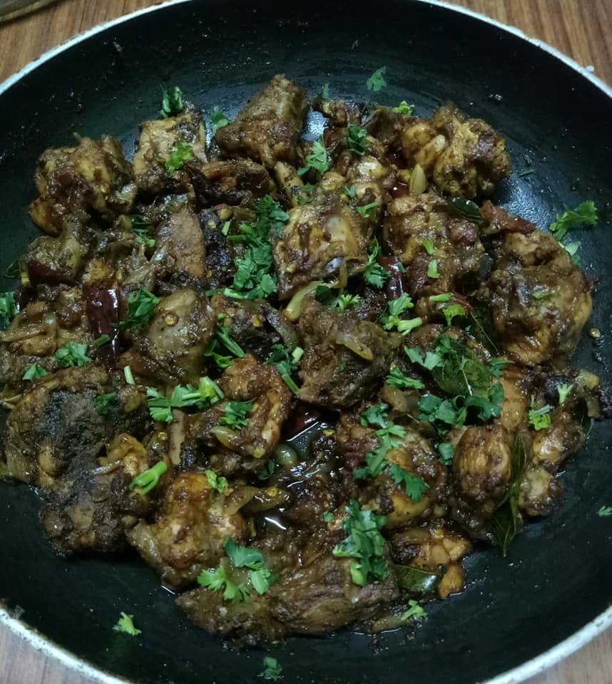 sakthibalu_twtz's tweet photo. #Chicken_fry 😋 #Egg 🍳 #Lunch 🥰❣️ https://t.co/RCFqnedZ5A