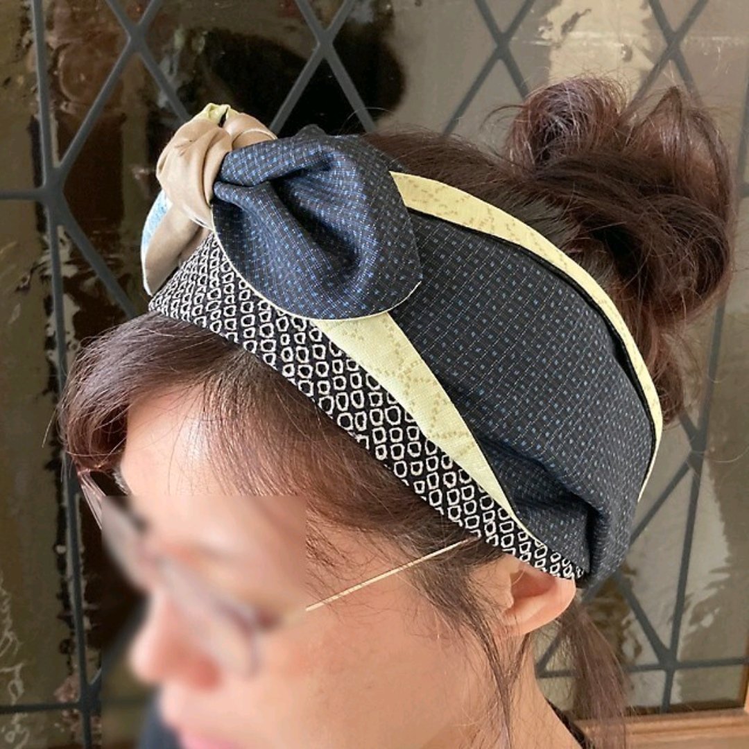 miyuna2019's tweet photo. 着物リメイク作家miwa🐰のパッチワークターバン。
紬、縮緬、絞りなどの様々な着物地を組み合わせた涼しげで可愛いターバン、私も愛用しています☺️💙

MiYuNa
猫足 natsu🌿

#miyuna2019 #minne #creema #大島紬 #紬 #銘仙 #着物リメイク #ハンドメイド #ターバン #パッチワーク #ファッション小物 https://t.co/slAFYOR7ex