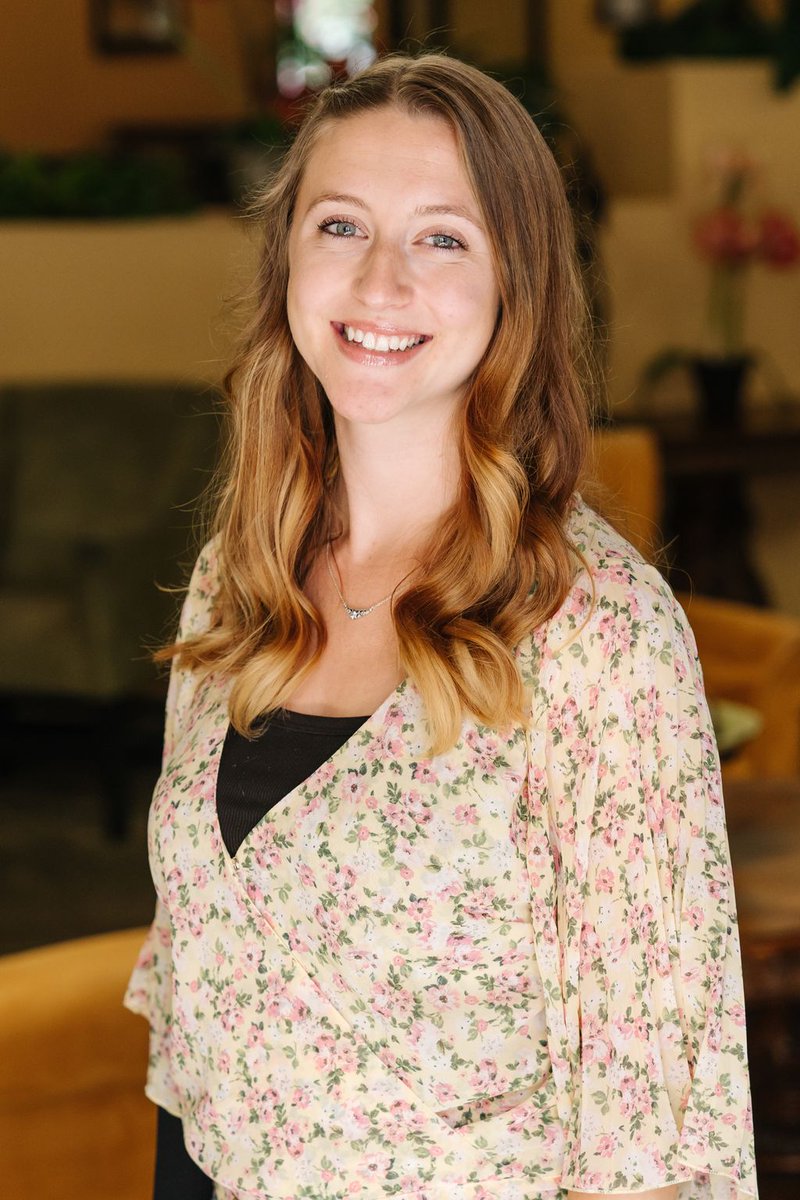 SierraRegency1's tweet photo. Meet Sarah, our Marketing & Community Relations Director.
One of the aspects of my job that I admire is that I get to bring positivity and kindness to others every day and represent our beautiful community.
#summer #californiaretirement #love #instagood #photooftheday #fashion https://t.co/IhmZEnPWT8