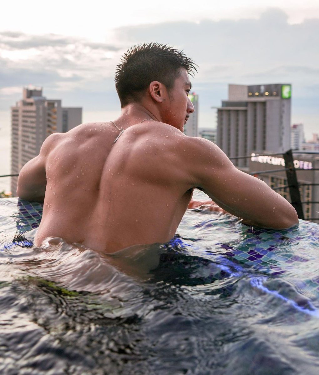 Iknotus_'s tweet photo. 🏊 https://t.co/zhR0GO58nY