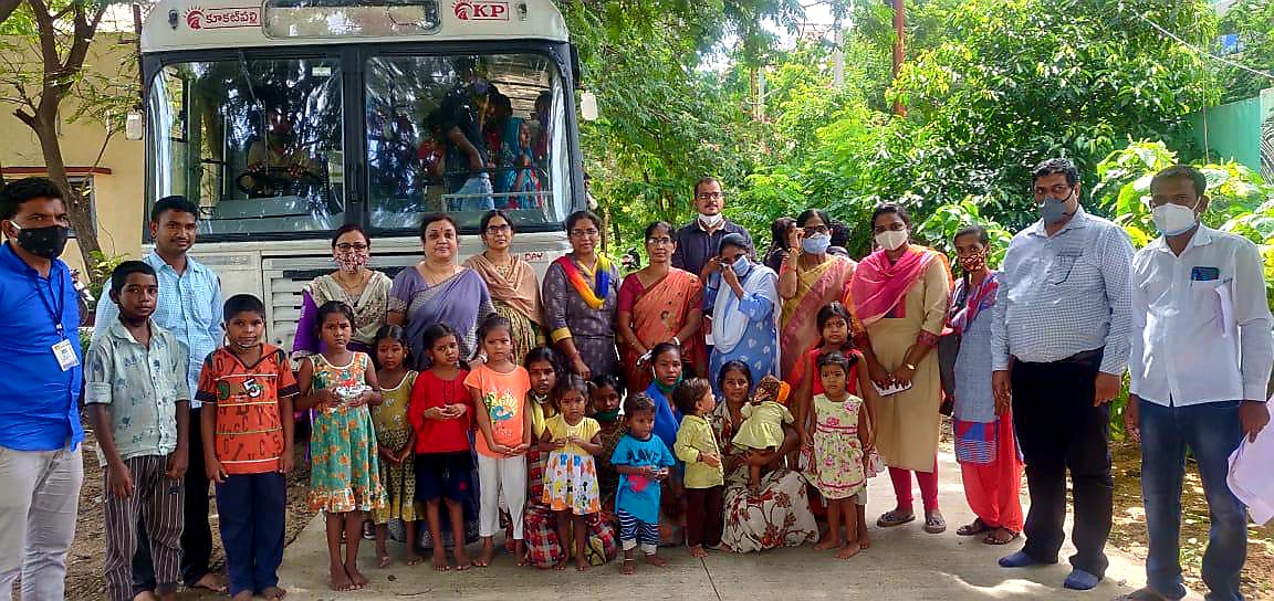 SmitaSabharwal's tweet photo. Kudos to the team effort of @SwetaMohantyIAS @WCDTelangana @hydcitypolice that led to Rescue of 83 children from Gulbarga who were being used for begging in Hyderabad city. The kids have been safely returned to their parents, after DNA check and counseling. https://t.co/Bdc5hfw1CR