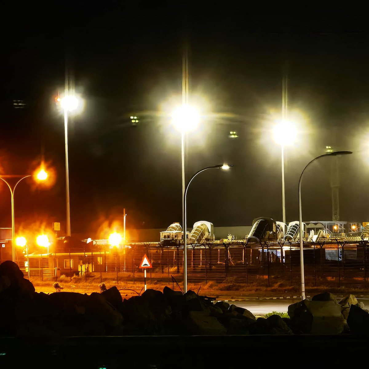 Velana International Airport #Maldives #Hulhule #airport #VelanaInternationalAirport #airplanes #airlines #night #colors #lights #moonlight #sky #streetphotography #nightphotography #HuaweiMate40Pro #Huawei #capturedonHuawei #Huaweiphotography #photography #yourshotphotographer