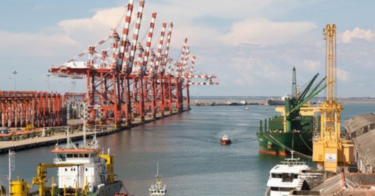 maritimegateway's tweet image. Colombo International Container Terminal, a unit of China’s CM Ports group has proposed a 200 million US dollar cargo services centre inside Colombo Port.
maritimegateway.com/cict-proposes-…
#ColomboPort #ColomboInternationalContainerTerminal #cargo #Shipping #maritime #CICT #Terminal #EXIM