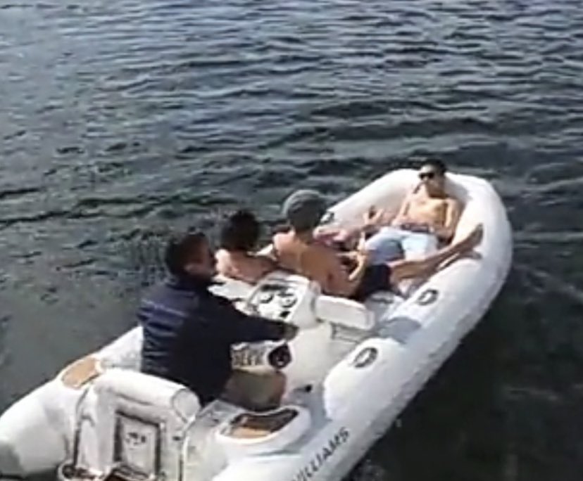 Tee1D_2016's tweet image. To see this first thing in the morning but on my other account just made my too early arseo'clock start to day so worth while 😍🔥💙💚💪🔥

This very tired night owl is saying #LarryIsReal11YearsStrong and may they keep writing love songs to each other🎶🔥💙💚😘

#11YearsOf1D 🔥