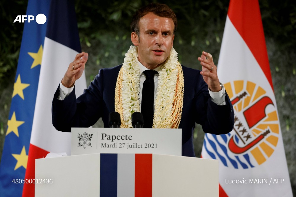 afpfr's tweet photo. "Je pense que c'est vrai qu'on n'aurait pas fait ces mêmes essais dans la Creuse ou en Bretagne"

Emmanuel Macron a déclaré mardi à Papeete que la France avait "une dette" envers la Polynésie française pour les essais nucléaires réalisés de 1966 à 1996 dans le Pacifique #AFP https://t.co/3e6kUhOxX9