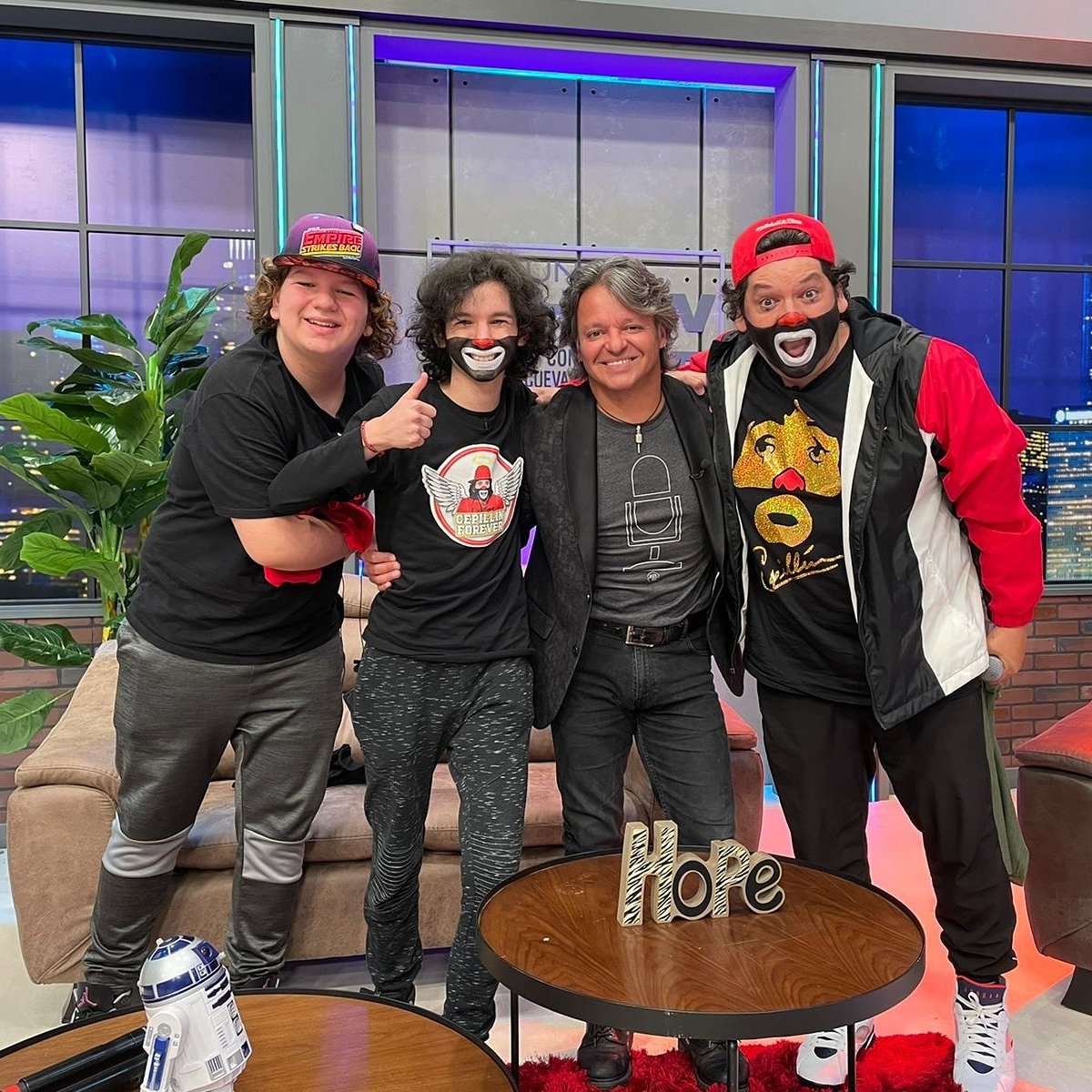 Que Guatazo!! Tenerlos en Guadalajara <a href="/cepillintv/">CEPILLIN</a> en #unshowdediez <a href="/quierotv_gdl/">quiero tv</a>