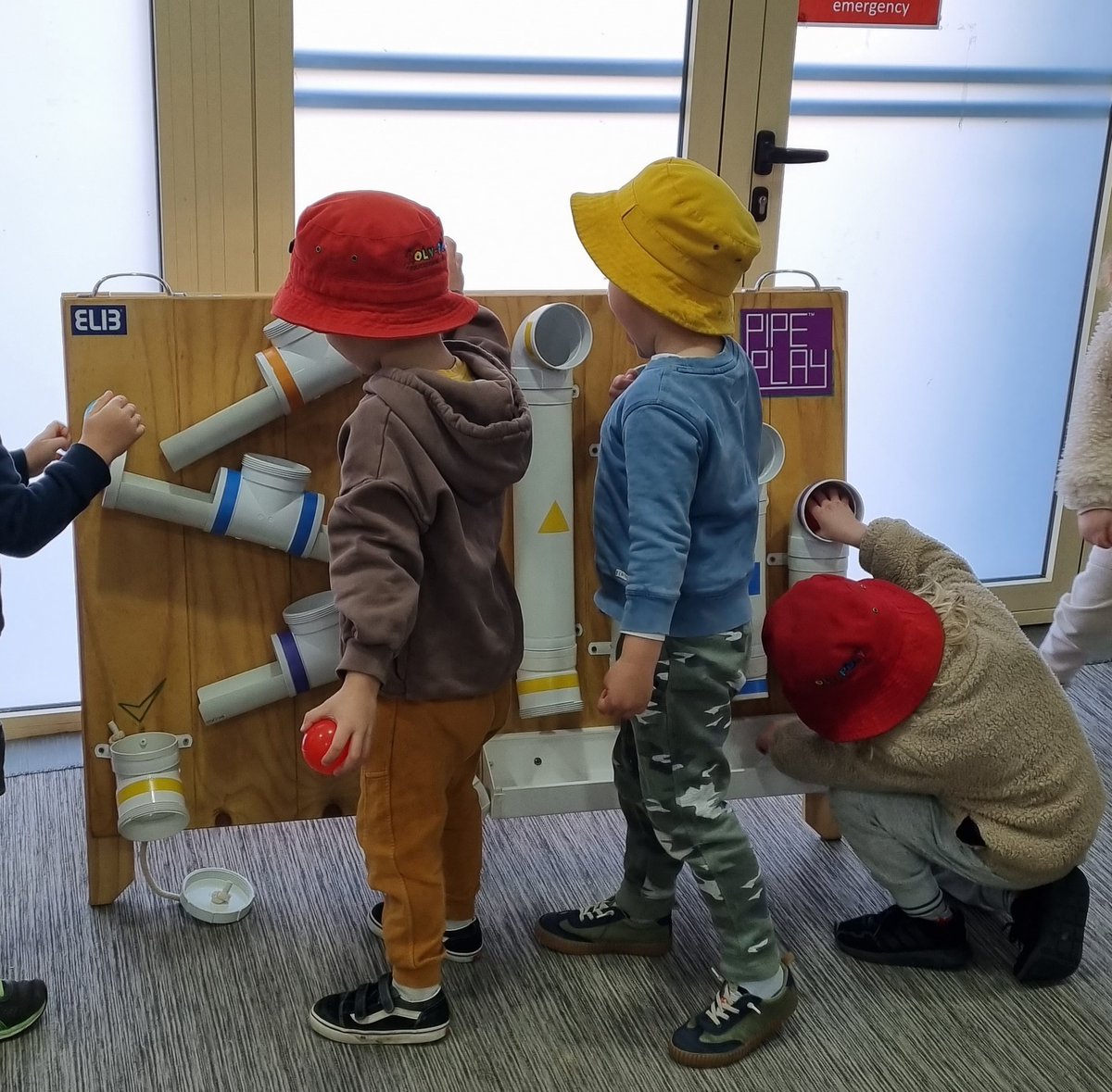 elibaustralia's tweet image. ELIB starts the week out by supporting Early Learning Matters Week. Here is our Creative Director, Lynsey dropping off one of our Pipe Play boards to Roly Poly in Clovelly.  
#EarlyLearningMatters #EarlyLearningMattersWeek #earlylearninginteractiveboards #earlylearning #eliboards