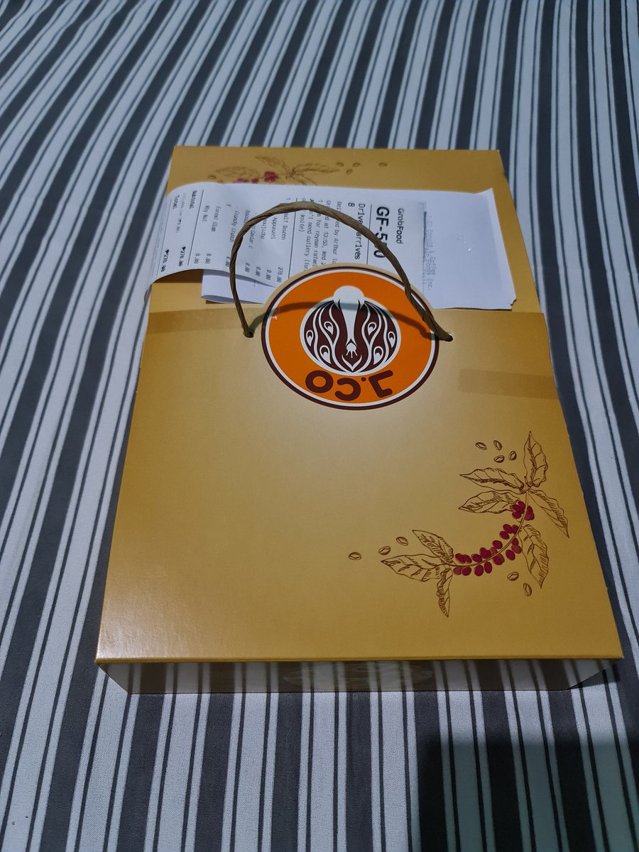 micccoy's tweet photo. Thank you memsh @rafaela_reynan 🤩 - with @rhondee9 #jcodonuts https://t.co/pdgyTSg2Bv