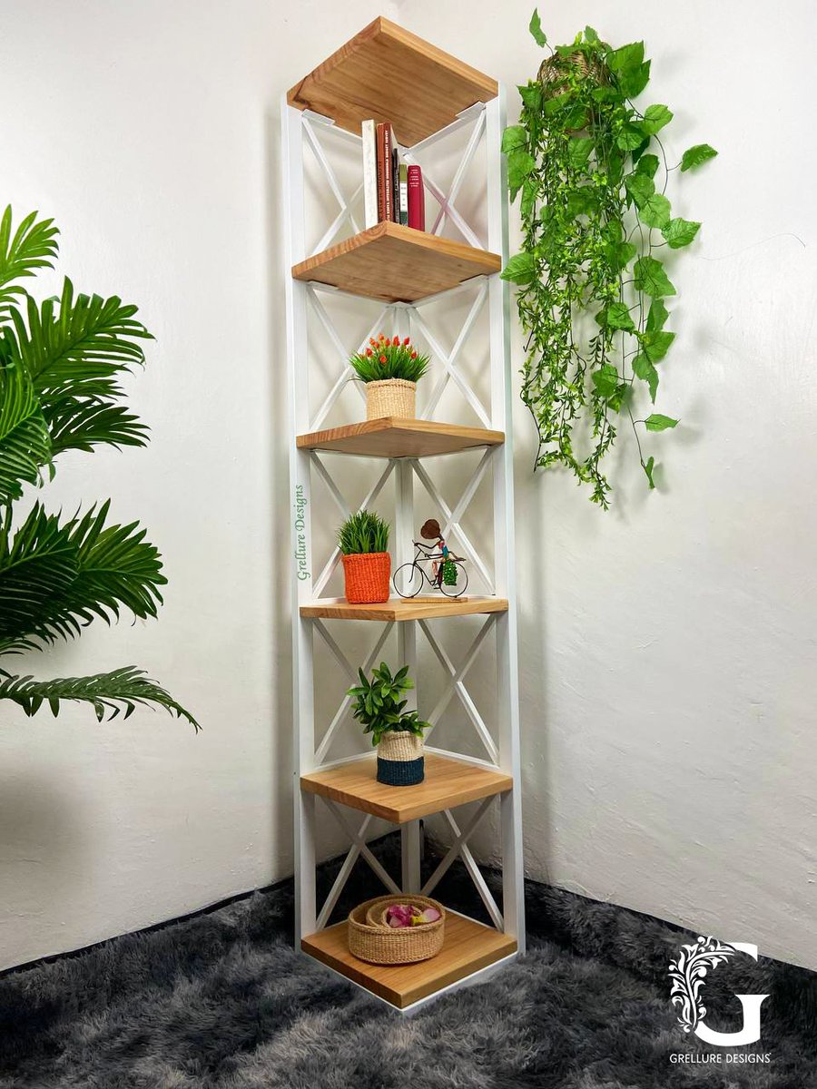 grellure's tweet photo. Style can be manufactured, and we make the best of it 😉👌
Corner Shelf Dimensions: 
Height: 75’inches 
Length: 14’ inches 
Width: 14’ inches 
Material: 1.5’ metal bar &amp; Cypress wood
Price: Ksh 18,500
#grelluredesigns #cornershelves #kenyanenterpreneurs #furnitureshop https://t.co/dRPB75Oooe