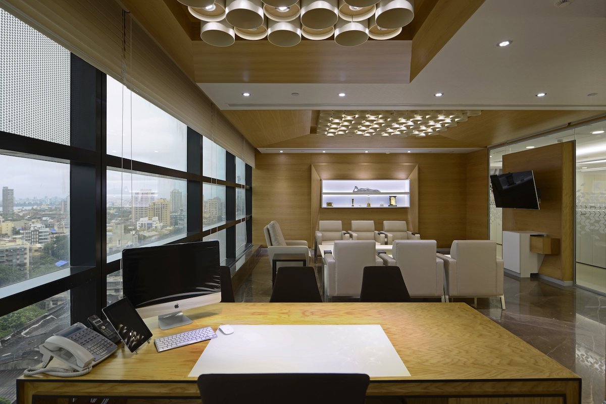 JTCPLDesigns's tweet image. The office forPrince Pipes is one of our earliest encounters with bespoke workspaces. The narrative balances the founder&apos;s experience and the aspirations of a rock-solid next generation.

#JTCPLDesigns_HTSInteriors  #Design #JTCPLDesigns #Indianarchitects #officedesign