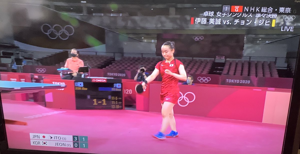 消すと増えます 卓球伊藤美誠対韓国田志希の試合で韓国テレビカメラクルーが伊藤美誠選手をライトで妨害 審判に注意される 証拠映像をdmcaで火消ししても拡散される Togetter