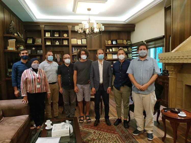 Ambrela_org's tweet photo. Novinárska cesta Ambrely pokračovala navštevou #SlovakAid projektu @AdraSlovakia a stretnutím s guvernérom oblasti #Baalbek, kt. predostrel zložitú situáciu samospráv v súčasnej ekonom. kríze. Viac o ceste a projekte, podporenom #EU cez program DEAR tu: https://t.co/PJ8mINSn89 https://t.co/5Za6g3JPGx