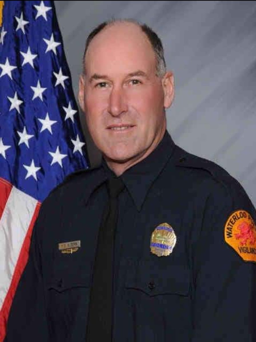 WaterlooPolice's tweet photo. Congratulations to Officer Michael Albers on his retirement. Thank you for the 26 years of service to our community! https://t.co/GfOGakeKTP