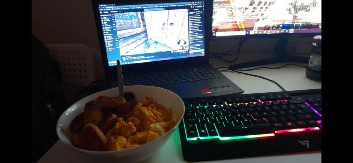 Alphi_Alphi's tweet photo. @nanoleaf @Razer @Ma_nu_lel @xplayer_jan https://t.co/YGfHTQYGvU