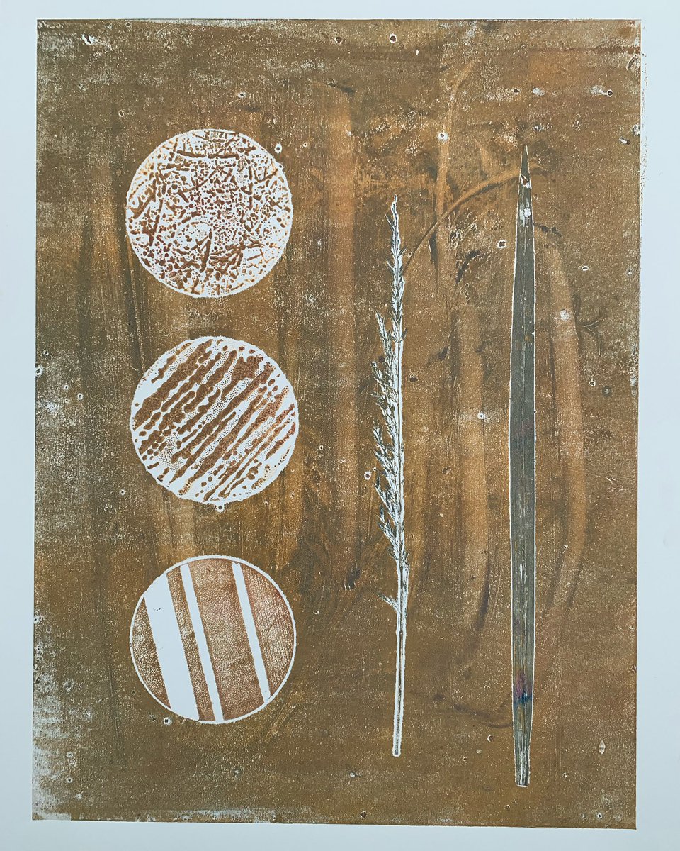JuneMMcHenry1's tweet photo. 1. Really enjoyed the Mono print workshop at #regionalprintcentre with #nigelmorris - freedom to explore and go bigger than I usually work, and create colours and diverse prints, exploring colour &amp; textures - 25 x 35cm (more to follow) Thank you Nigel RPC 🌷 https://t.co/Uw3NN0h9QJ