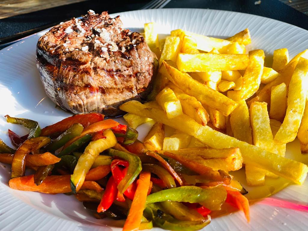 TabrasaA's tweet photo. These are some of the astonishing dishes you will taste at Tabrasa, in San Pedro de Alcántara.
Reservations 951 899 553

Propuestas irrechazables, aquí en Tabrasa. 
Vuestro asador en San Pedro de Alcántara.
#horarios #ocio #relax #gastronomia #tabrasa #carnes https://t.co/sULBxctAbq