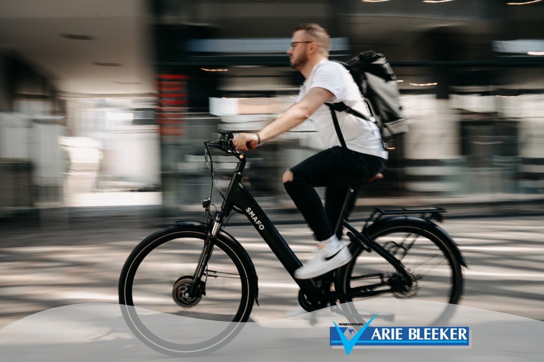 Steeds meer mensen kiezen voor een e-bike. Hoe fiets je veilig op je e-bike? Een paar tips: Zet je fiets in de laagste versnelling voordat je opstapt, houd rekening met je snelheid in het verkeer en fiets offline!🚲Een fiets verzekeren? Dat kan bij ons!