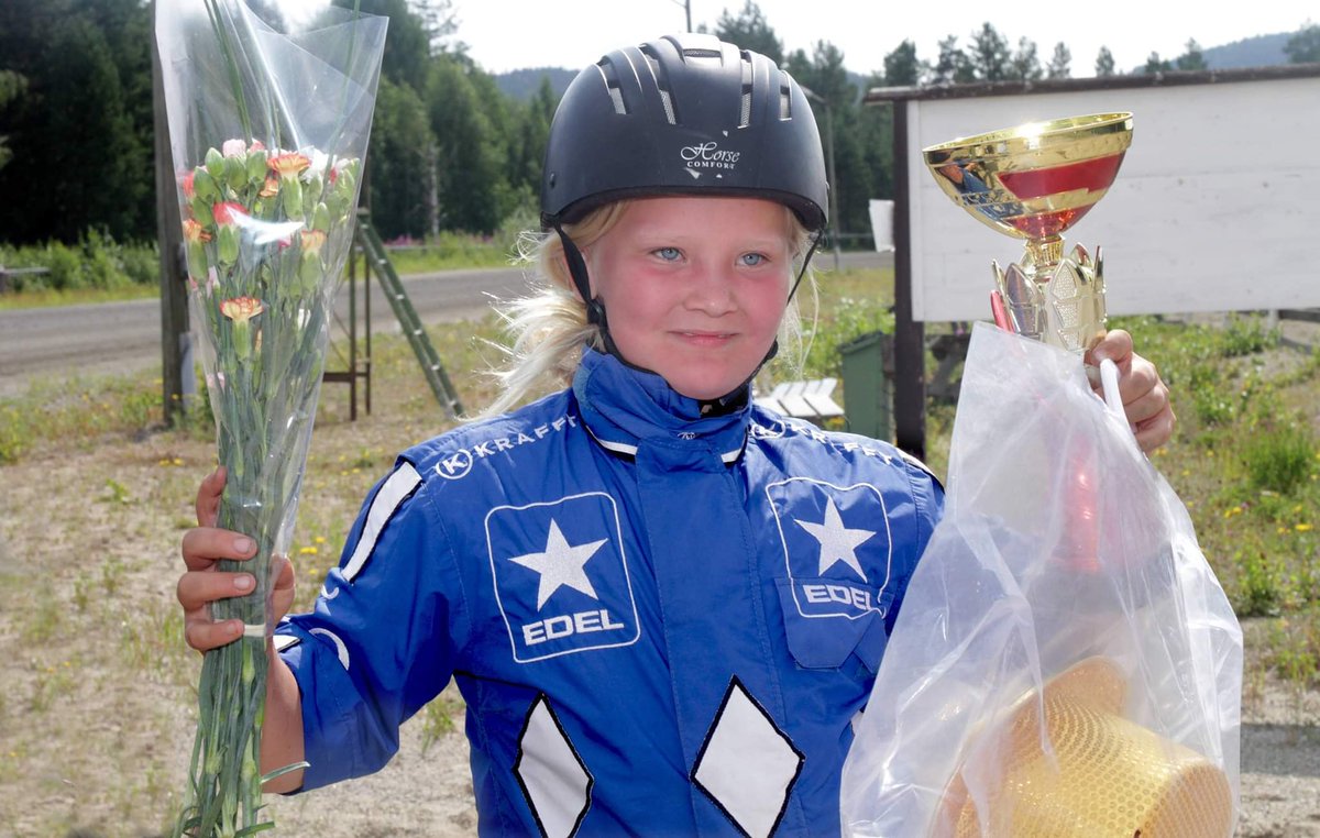 mooden92's tweet photo. Tänk om alla fick ha en Tindra 🥰
Tacksam att jag får följa med dig på dina äventyr 🤩
#Edelfoder #Poab #TeamTindraOlsson https://t.co/M6rOVmEWKM