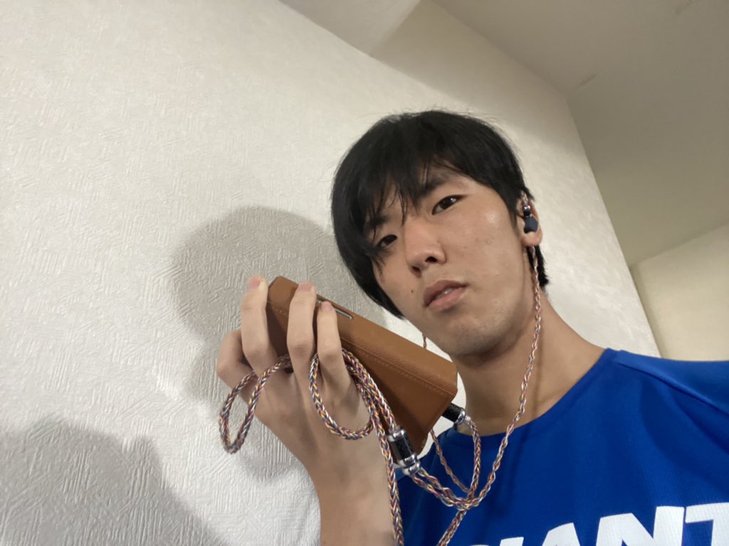 happylaulahan's tweet photo. こうやって
鎖つきの鈍器を持ちながら
街を歩いてる人がいたら川口です。
ぜひ話しかけてください☺️
※多分アイドルを聴いてます。
#dx220max #JSHiFi https://t.co/VZfgZWFBWC