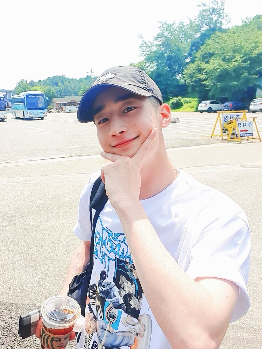 วันนี้ซึงอูเข้ากรมแล้ว;-; ดูแลตัวเองดีๆ รักษาสุขภาพ อย่าเจ็บ อย่าป่วยนะคับบ