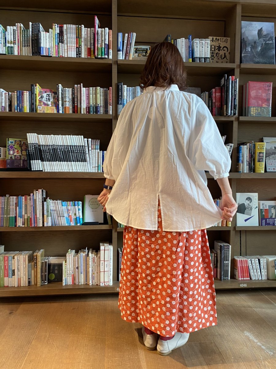 marbleSUD_tsite's tweet photo. ＼＼エンハットPOP UP SHOPまであと2日／／
本日はシャツ×柄ボトムスの組み合わせのご紹介💐履くだけでハッピーになれる柄のサルエルパンツにスカートは必見です👀✨シャツは後ろ姿も魅力的です◎ 7/30(金)〜ぜひお楽しみに！！ #マーブルシュッド #枚方Tサイト #エンハット #ennhut https://t.co/I1meq1rt0j