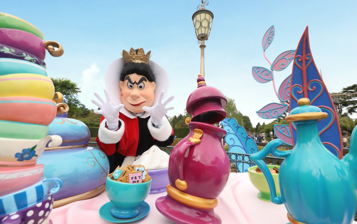 Don’t be late for this very important date… Alice in Wonderland celebrates its 70th anniversary today! ❤️🎂