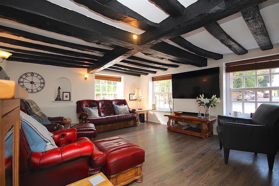 NFLeicester's tweet photo. 🎉 𝗡𝗘𝗪 𝗟𝗜𝗦𝗧𝗜𝗡𝗚! 🎉 3 Bedroom Cottage in #Syston. £395,000. 📞 us on 0116 344 0110 to arrange your viewing! 😊 https://t.co/Jsu248doMa
