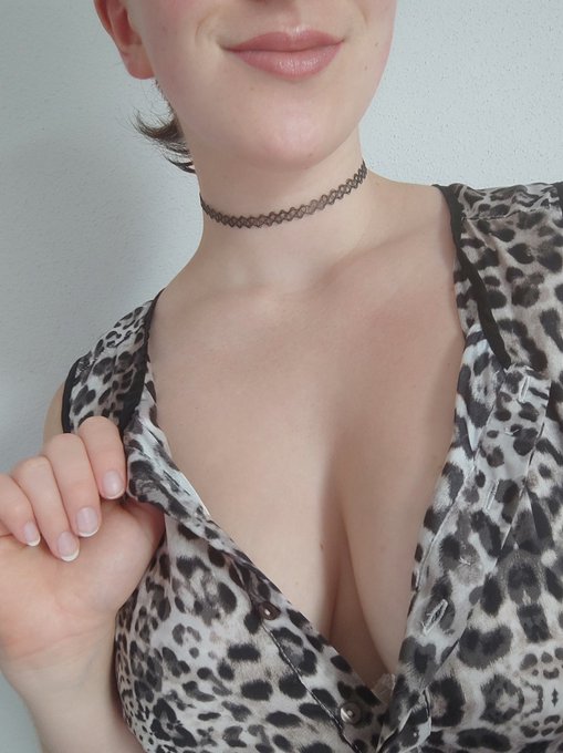 Petite tenue du jour 😜 https://t.co/rQMp178xhO<a href="/tag/camgirl"class="tags"><span>#camgirl</span></a><a href="/tag/cam4"class="tags"><span>#cam4</span></a>