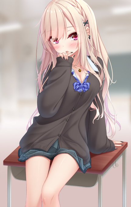 ふともも見せてくれる彼女 生足と黒ストどっちが好きですか?僕はどっちも好きです 