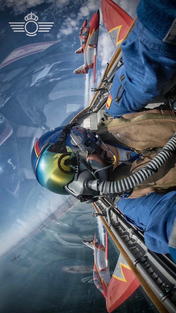 ¡Hoy es #miércoles!

Día de #Wallpapers 📲

Esta semana dedicado a nuestra <a href="/patrullaguila/">Patrulla Águila</a> 🦅

“Volar es más que un deporte y más que un trabajo; volar es pura pasión y deseo, que llenan toda la vida”. 

#wallpaperwednesday

📸 <a href="/ChenPengPhotos/">Peng 🐼</a>