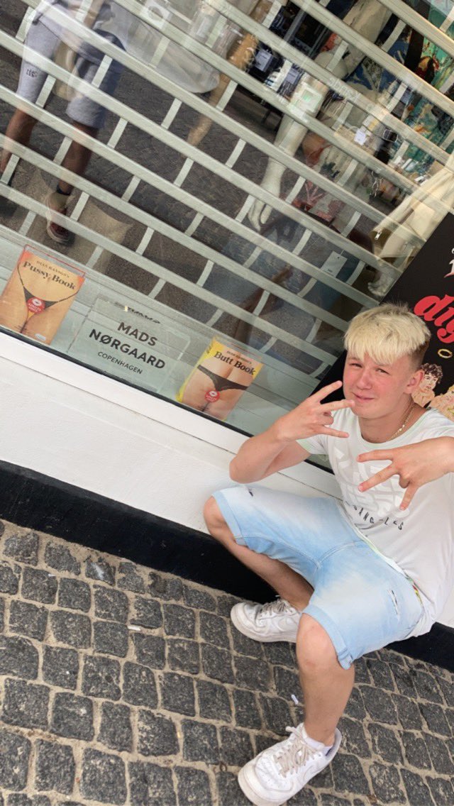 NFE_Chimpanzen's tweet image. you already know what the fck goin on
+ my friend patrick :D