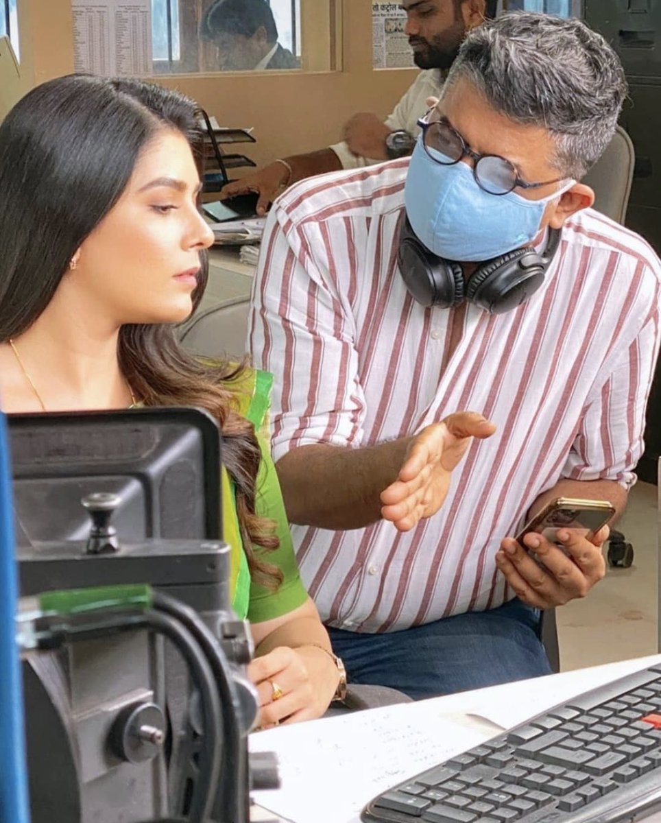 htcity's tweet image. .@poojaAgor shares a BTS picture with @raogajraj, says it was lovely working with him
#GajrajRao #PoojaGor