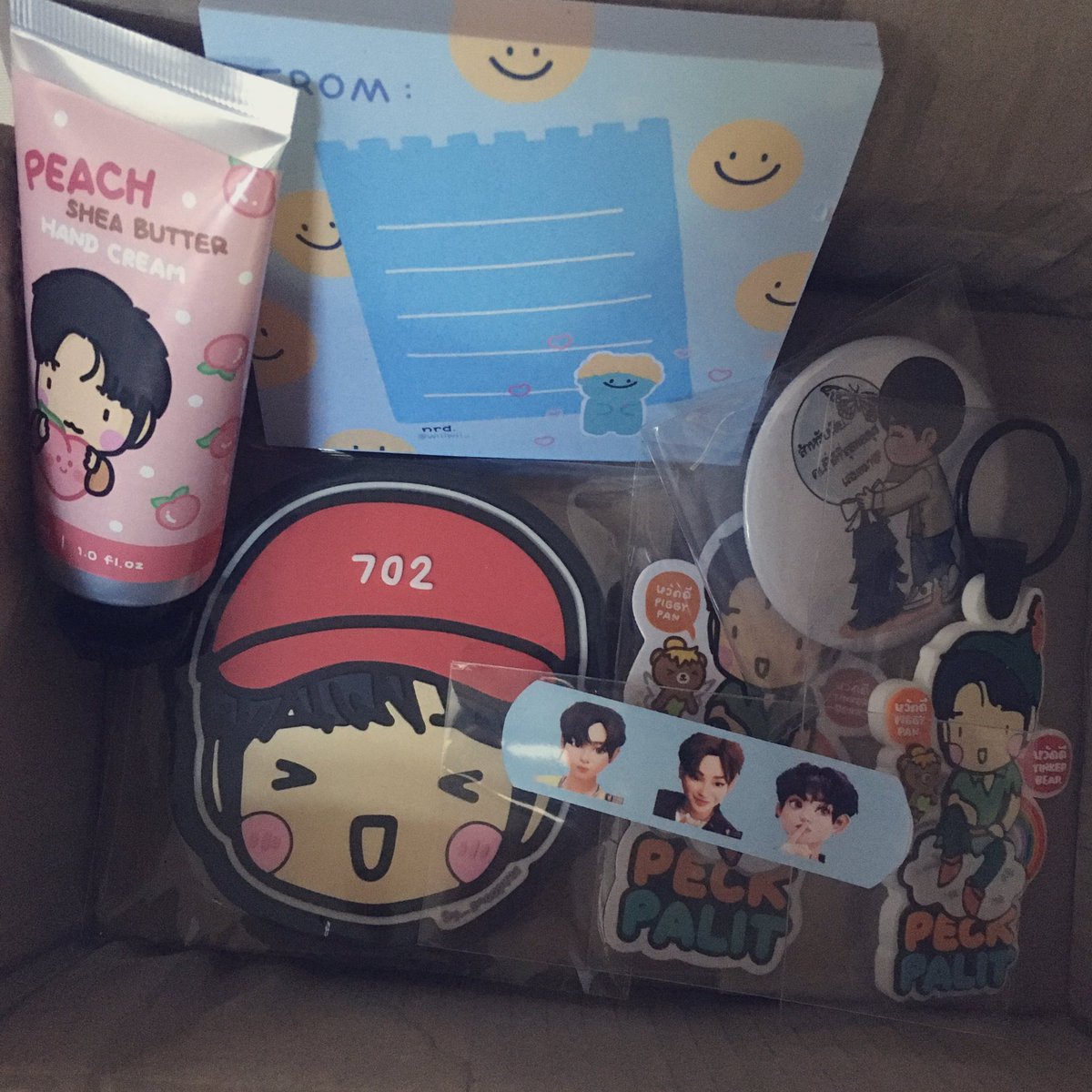 aum_manlika's tweet photo. รีวิวกล่องสุ่มss7 ทับจัยเมโมมาก หนาปึ๊กเลย น่ารักทุกชิ้นจ้า🥰🥰🥰#PeckPalitChoke #เป๊กผลิตโชค #2DaysMiracle https://t.co/SUUaoYEQSb